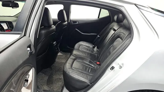Kia K5 2.0 2010 12