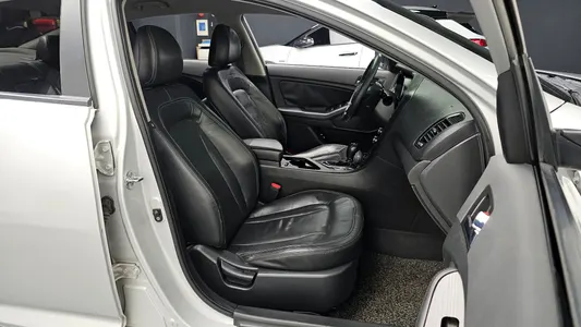Kia K5 2.0 2010 10