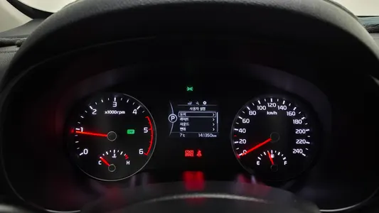 Kia 4 1.7 2WD 2016 8
