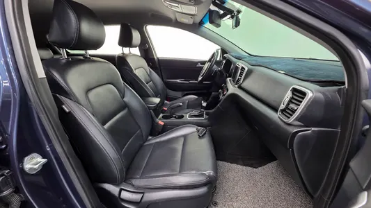Kia 4 1.7 2WD 2016 10