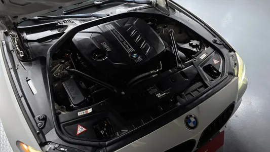 BMW 5 Series (F10) 520d M 2013 6