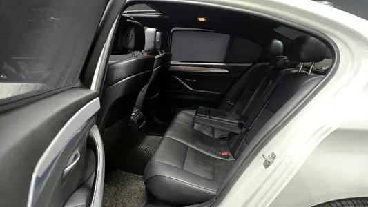 BMW 5 Series (F10) 520d M 2013 12