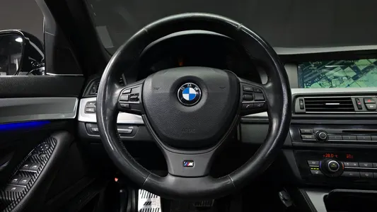 BMW 5 Series (F10) 520d M 2013 13