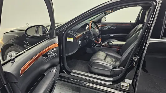 Mercedes-Benz S-Class W221 S550L 2008 10