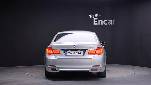 BMW 7 Series (F01) 740Li 2011 4