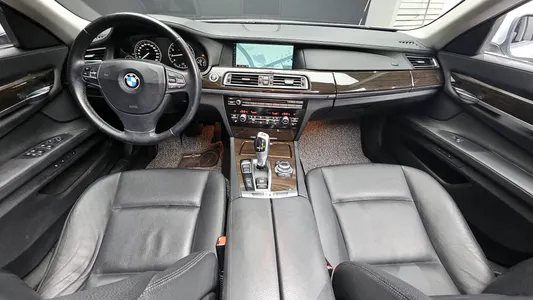 BMW 7 Series (F01) 740Li 2011 7