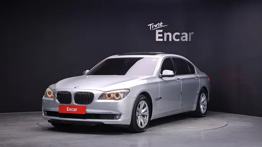 BMW 7 Series (F01) 740Li 2011