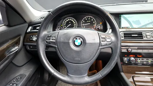 BMW 7 Series (F01) 740Li 2011 13