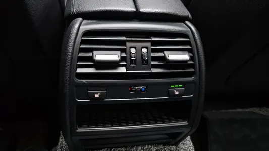 BMW 7 Series (F01) 740Li 2011 18