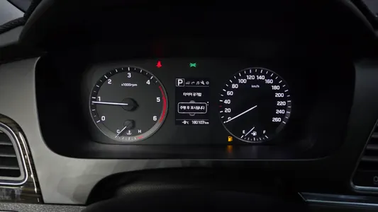 Hyundai LF 1.7 2016 8