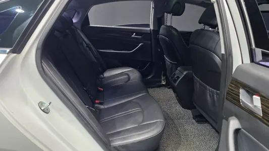 Hyundai LF 1.7 2016 12