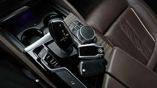 BMW 5 Series (G30) 520i M 2020 9