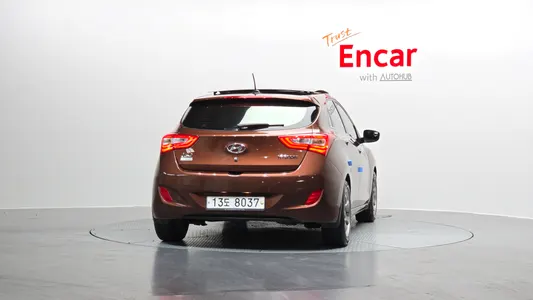 Hyundai i30() 1.6 VGT 2012 4