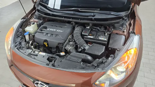 Hyundai i30() 1.6 VGT 2012 6