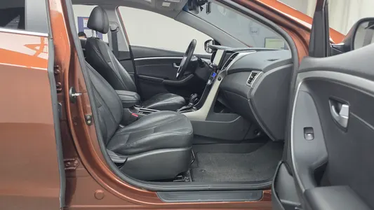 Hyundai i30() 1.6 VGT 2012 11