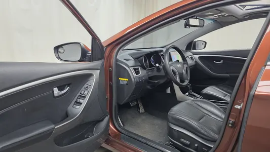 Hyundai i30() 1.6 VGT 2012 10