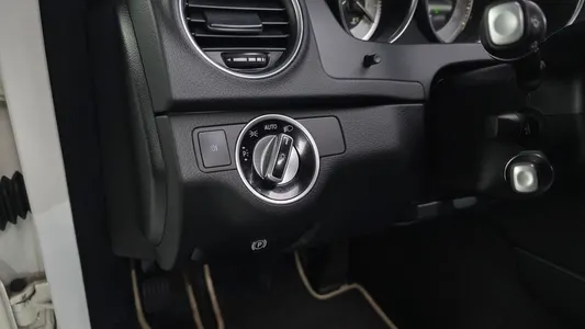 Mercedes-Benz C-Class W204 C200 CGI 2013 18