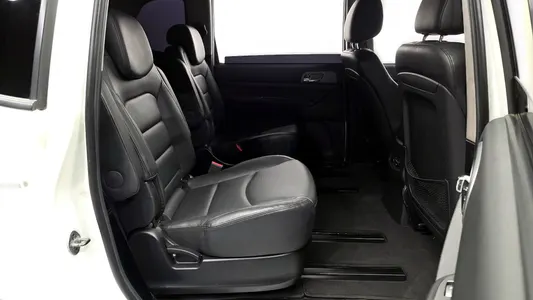 KG Mobility 코란도 투리스모 4WD RX 9 2018 12