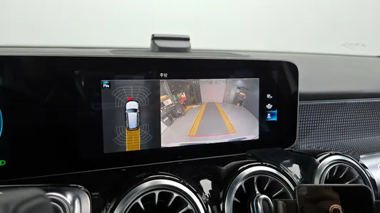 Mercedes-Benz GLB-Class X247 GLB220 2020 15