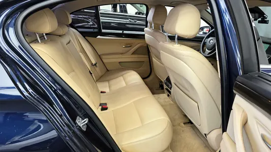 BMW 5 Series (F10) 528i xDrive 2014 12
