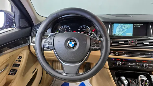 BMW 5 Series (F10) 528i xDrive 2014 13