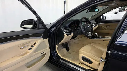 BMW 5 Series (F10) 528i xDrive 2014 10