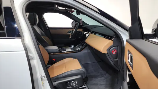 Land Rover 레인지로버 벨라 3.0 P400 HSE 2025 10