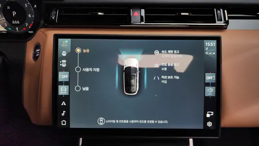 Land Rover 레인지로버 벨라 3.0 P400 HSE 2025 15