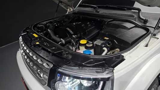 Land Rover 4 3.0 SDV6 SE 2015 6