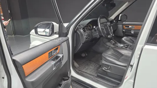 Land Rover 4 3.0 SDV6 SE 2015 11