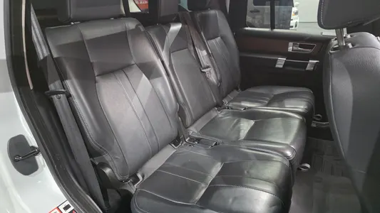 Land Rover 4 3.0 SDV6 SE 2015 12