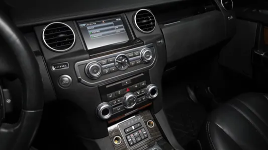 Land Rover 4 3.0 SDV6 SE 2015 14