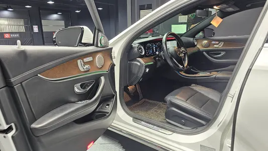 Mercedes-Benz E-Class W213 E250 2020 11