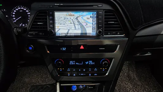 Hyundai LF LPI 2014 14
