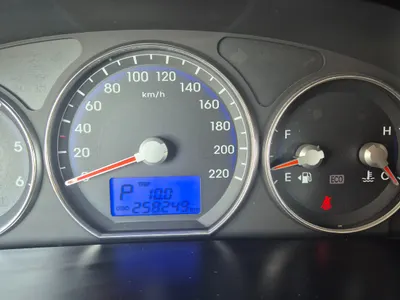 Hyundai CM 4WD(2.2 e-VGT) CLX 2010 8
