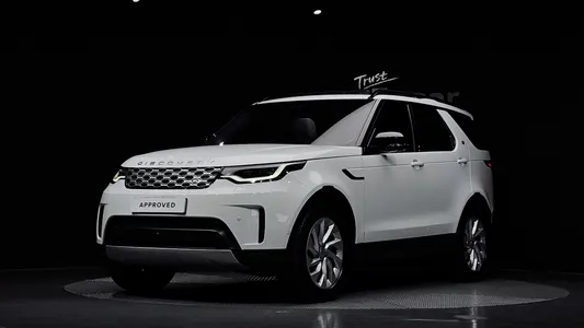 Land Rover 5 2.0 P300 S 2025