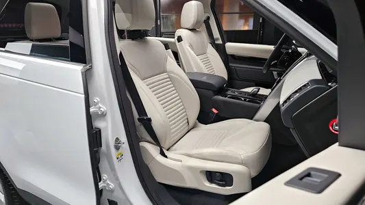 Land Rover 5 2.0 P300 S 2025 11