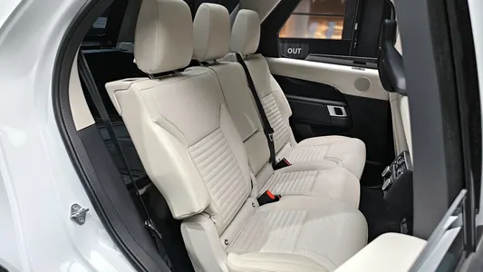 Land Rover 5 2.0 P300 S 2025 12