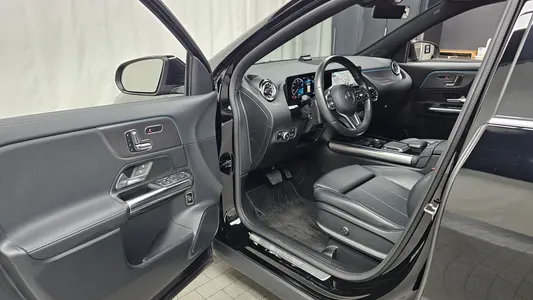 Mercedes-Benz GLA-Class H247 GLA220 2021 10