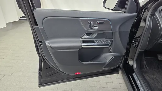 Mercedes-Benz GLA-Class H247 GLA220 2021 24
