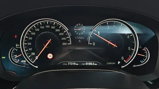 BMW 5 Series (G30) 520d M 2017 8