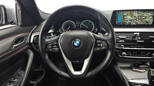 BMW 5 Series (G30) 520d M 2017 13