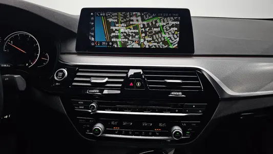 BMW 5 Series (G30) 520d M 2017 14