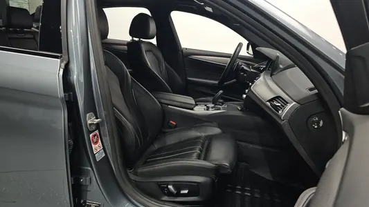 BMW 5 Series (G30) 520d M 2017 10