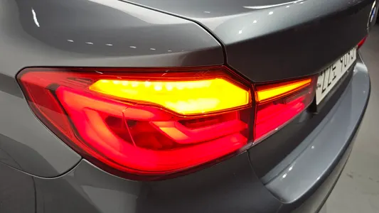 BMW 5 Series (G30) 520d M 2017 23