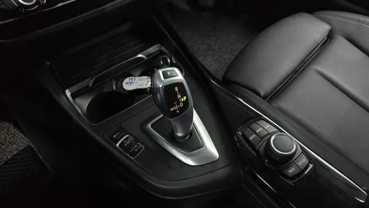 BMW 1 Series (F20) 118d 5 2018 9