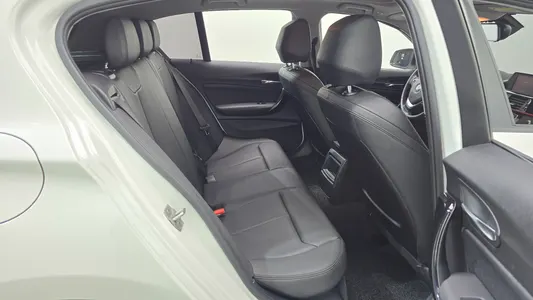 BMW 1 Series (F20) 118d 5 2018 11