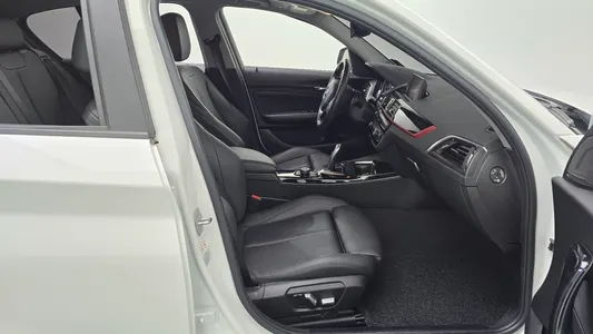 BMW 1 Series (F20) 118d 5 2018 12