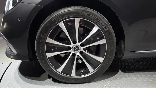 Mercedes-Benz E-Class W213 E300e 4MATIC 2021 5