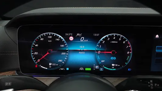 Mercedes-Benz E-Class W213 E300e 4MATIC 2021 8